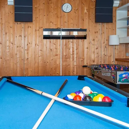 12 Person In Harbo Re Holiday home *