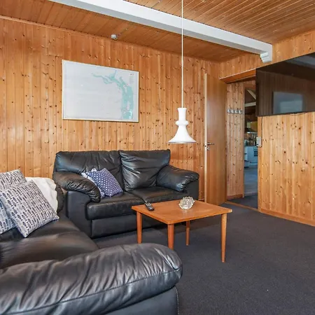 12 Person In Harboore-by Traum *