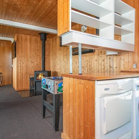 12 Person In Harboore-by Traum * Vrist