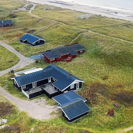 12 Person In Harboore-by Traum * Vrist